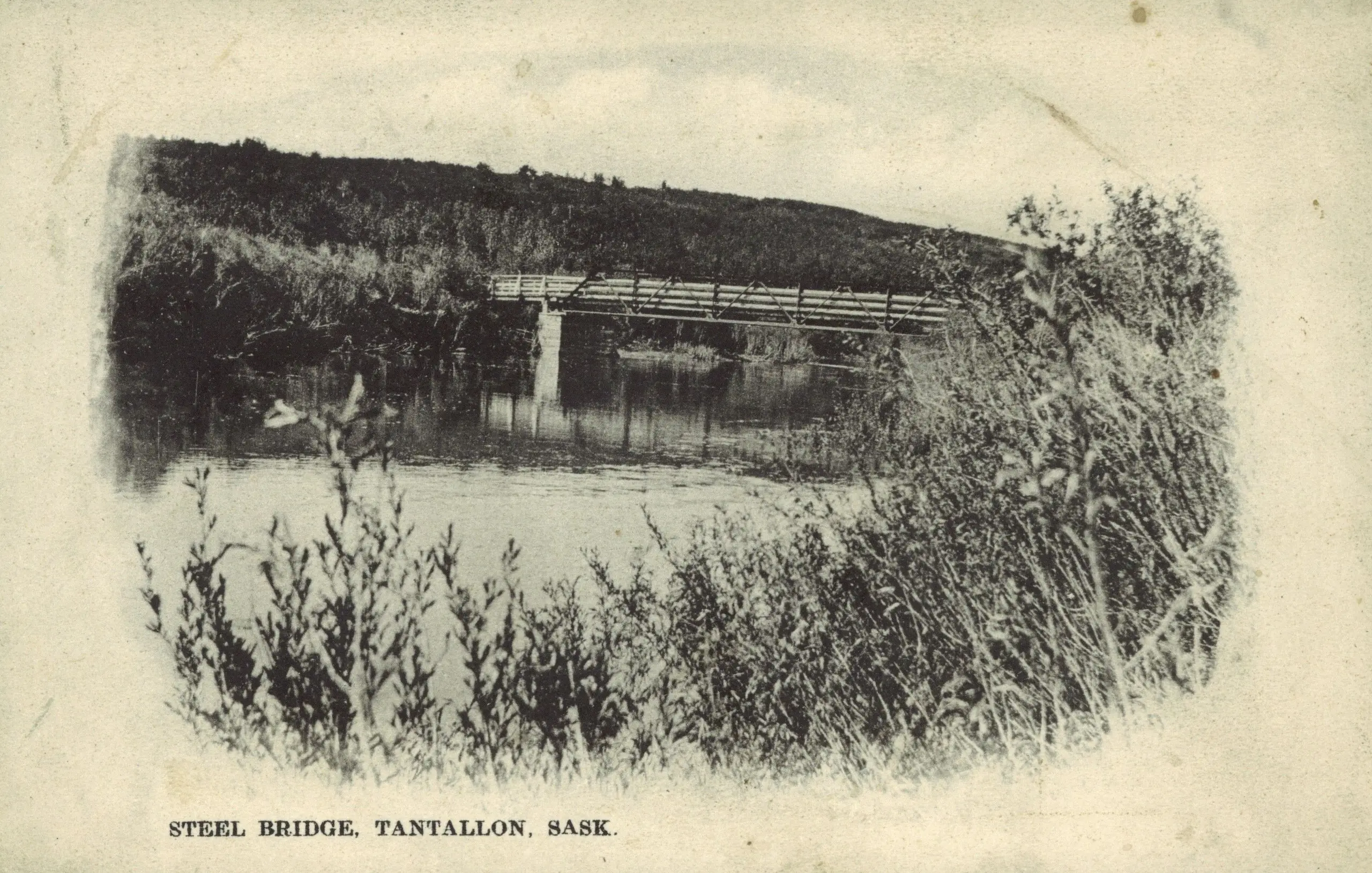 Steel Bridge over the river at Tantallon