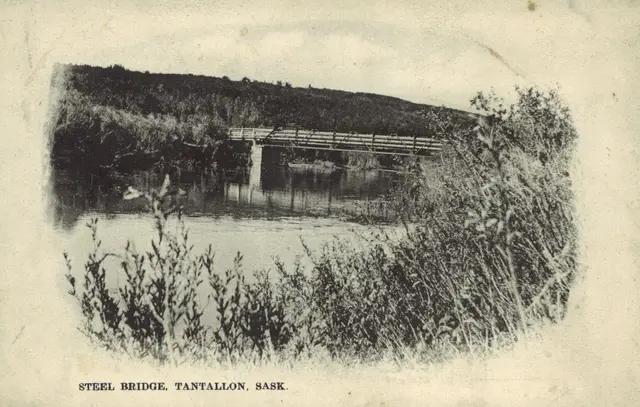 Steel Bridge over the river at Tantallon